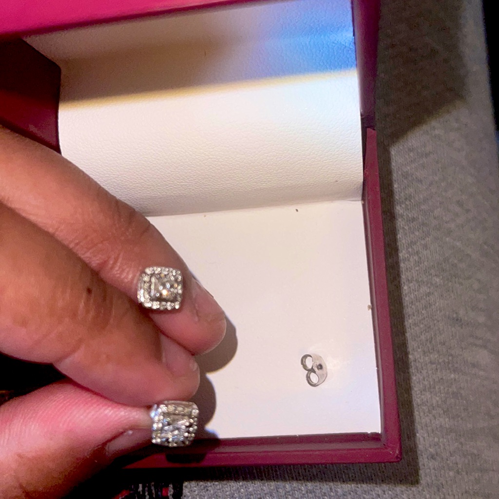 Helzberg Diamond Earrings , One Of The Pieces In The Back Of The Earring Broke.